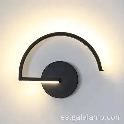 Lámpara de pared LED negra moderna y elegante para interiores